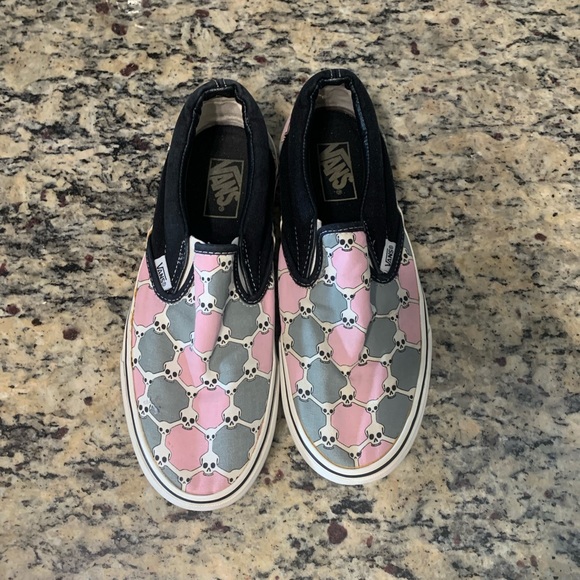 Vans Pink Skull Cross Bone Shoes - Size 9 Womens - Picture 3 of 6